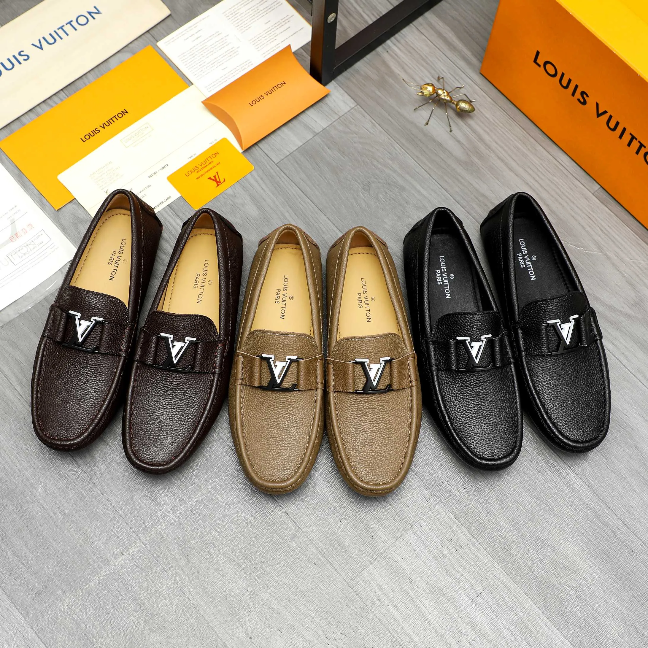 Men's shoes 💰420 Product trademark: LV "Louis Vuitton" casual slip-on shoes Regular size: 38-46 (45.46 custom-made, non-returnable) Product materials: Selected pebbled cowhide upper, sheepskin lining, original rubber outsole